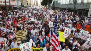 Estados Unidos tendrá eventualmente tantos residentes 'de la minoría' como de los  'no minoritarios', dice informe.