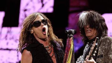 Steven Tyler (izq.) y Joe Perry durante una reciente actuación de Aerosmith.