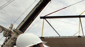 El Ayuntamiento de Los Ángeles y el Getty Conservation Institute invirtieron 9.95 millones de dólares en la rehabilitación del famoso mural, 'América Tropical', que será expuesto de nuevo al al público angelino el 9 de octubre.