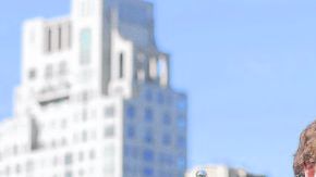 Andy Murray presume su trofeo en el Central Park de Nueva York.