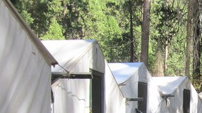 Tres personas de diferentes estados han muerto luego de hospedarse en las cabinas que aparecen en la fotografía.