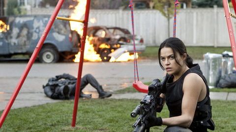 Michelle Rodríguez en una escena de 'Resident Evil: Retribution'.