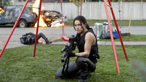 Michelle Rodríguez en una escena de 'Resident Evil: Retribution'.