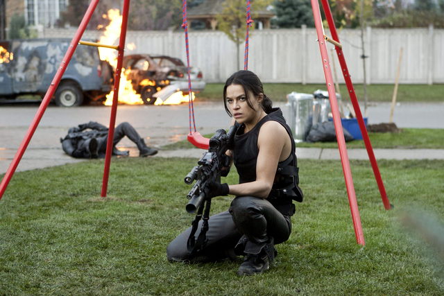 Michelle Rodríguez en una escena de 'Resident Evil: Retribution'.