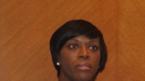 La alcaldesa de Houston Annise Parker impulsa un nuevo programa contra la obesidad.