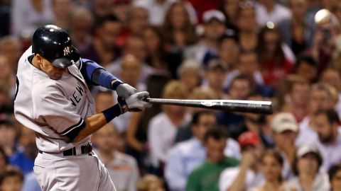 Con el jonrón anotado contra Boston para los Yanquis, Derek Jeter pasa a la historia como el 10mo pelotero más importante en este rubro.
