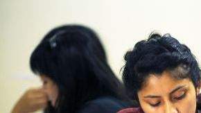 Cientos de miles de jóvenes se encuentran en el proceso de ordenar los papeles que prueben que han vivido en Estados Unidos.