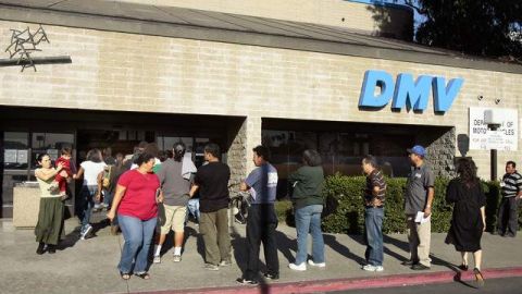 El DMV siempre ha dado licencias de manejo a quienes tienen un permiso de trabajo y un número de seguro social