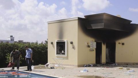 Restos carbonizados de un edificio del consulado estadounidense en Bengasi, Libia, luego de un ataque el que murieron el embajador estadounidense, Chris Steven, y otros tres compatriotas suyos.