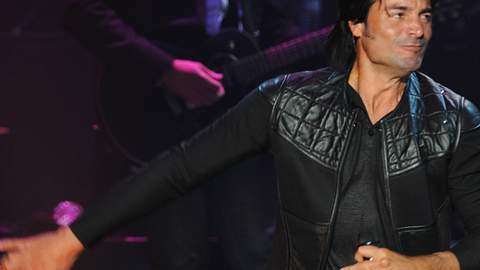 Chayanne (izq.) y Marc Anthony (centro) se unieron a Marco Antonio Solís el viernes en la celebración de la independencia mexicana en Las Vegas que inició Luis Miguel (der.) el jueves por la noche.