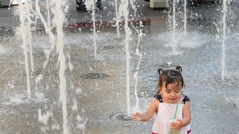 Los residentes del sur de California buscaron alivio a las temperaturas récord de los últimos días.