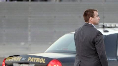 Romney a su llegada a Los Ángeles hoy, en donde dará un discurso en la Cámara de Comercio Hispana.
