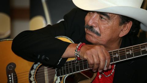 Joan Sebastian es uno de los artistas que ha hecho pública su lucha contra el cáncer.
