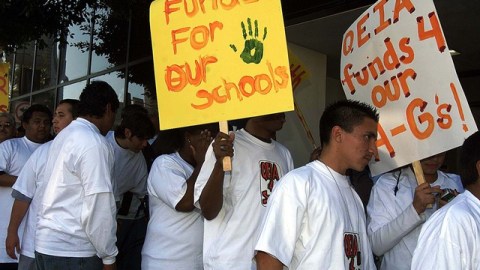 De no aprobarse la Prop. 30, que busca aumentar impuestos para la educación, muchas escuelas no tendrán salvación.