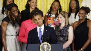Hoy, Obama recibió temprano a las integrantes del equipo Lynx de Minnesota, campeonas de la Liga Nacional de Baloncesto Femenino de Estados Unidos.
