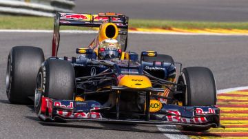 Vettel de Red Bull se encuentra en graves aprietos de cara a defender su bicampeonato de F1.