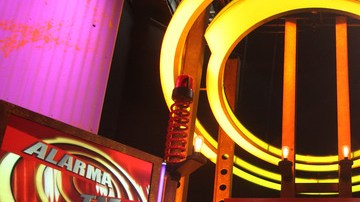 Decorado del programa de Estrella TV, 'Alarma TV'.