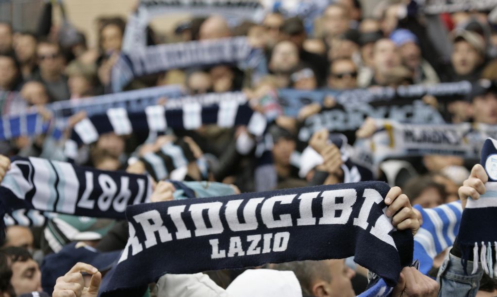 Los fans de la Lazio tradicionalmente abanderan causas radicales que rayan en el racismo.