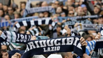 Los fans de la Lazio tradicionalmente abanderan causas radicales que rayan en el racismo.