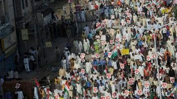 Seguidores de la organización Minhaj al-Qurán participaban ayer en una protesta por el video en Lahore, Pakistán.