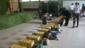 En octubre del 2011, la policía peruana destruyó un laboratorio de clorhidrato de cocaína en el Valle de los Ríos Apurímac y Ene (VRAE), en Llochegua, en la provincia de Ayacucho y según reportes de prensa, el laboratorio era del Cartel de Sinaloa.