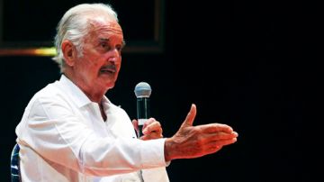 Carlos Fuentes, escritor mexicano (1928-2012).