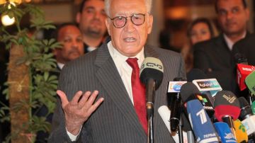 El nuevo mediador internacional para Siria, el argelino Lajdar Brahimi, en rueda de prensa, tras su reunión con Bachar al Asad.