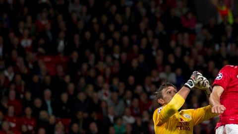 El central serbio Nemanja Vidic, durante el último partido del Manchester United en la Champions frente al Galatasaray.