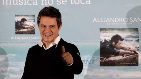 Actualmente, Sanz cuenta con dos nominaciones al Grammy Latino, Mejor Canción y Mejor Grabación.