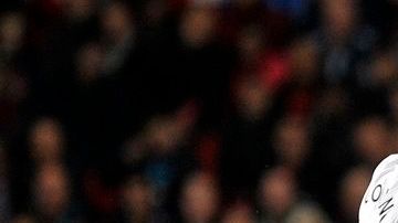 El poderoso Manchester United con el "Chicharito" como titular, se impuso 2-1 al Newcastle en Old Trafford.