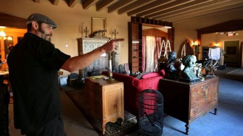 Thom Spence, jefe de producción de Blumhouse of Horrors, recorrió con 'La Vibra' los pormenores de esta 'casa encantada' en el centro de Los Ángeles, que se inaugura el cuatro de octubre.