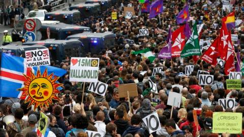 Más de mil policías antidisturbios estaban desplegados en la zona del Congreso, en Madrid, España.