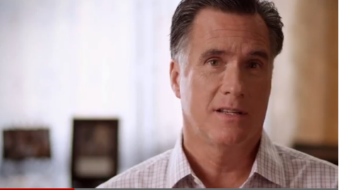 El nuevo anuncio de Mitt Romney muestra al candidato hablando directamente a la cámara.