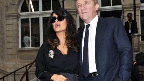 Salma Hayek no se perdió la Semana de la Moda de París.