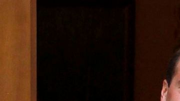 El presidente ruso Vladimir Putin escoltado por su premier, Dimitri Medvedev.