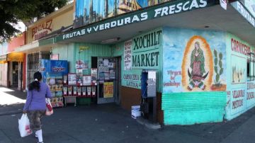 Casi 12 millones de personas de origen mexicano viven en California, y los lazos de este estado con México son muy fuertes. En la foto, un mercado latino en Los Ángeles.