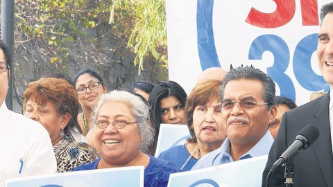 El concejal Eric Garcetti, del Distrito 13 dijo que la Proposición 39 debe pasar para acabar  con el vacío jurídico.
