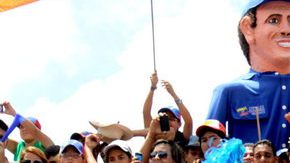 El Comando Venezuela, en el que aparecen seguidores del candidato opositor  Henrique Capriles Radonski.