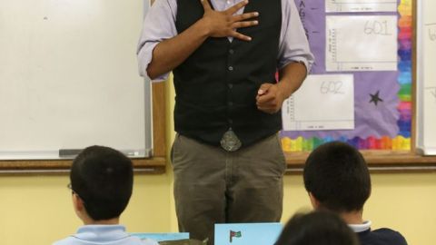Henry Cervantes es el director y maestro del programa “Peace Works”, del Centro por la Creación de la Paz de la Universidad Marquette en Milwaukee, Wisconsin.