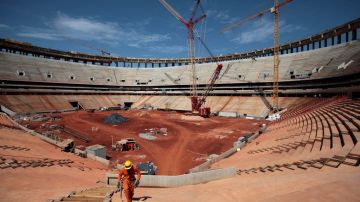 Siguen las advertencias del riesgo de calor en los partidos Brasil 2014, aunque los estadios contarán con la mejor tecnología.