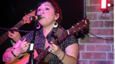 La artista mexicana Carla Morrison lanzó un álbum que le valió cuatro nominaciones a los Latin Grammy.