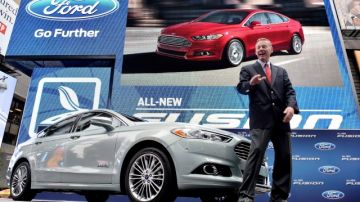 Septiembre no fue nada halagador para Ford, que vio como sus ventas se estancaban. Alan Mulally, presidente de Ford,  en un show en NY.