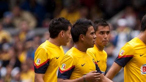 Los jugadores del América tienen mucho qué pensar. Medina afirma que tienen suerte de estar en zona de liguilla.