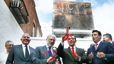 El proyecto de 9.95 millones de dólares, que duró casi dos décadas, incluyó la inauguración del Centro Interpretativo América Tropical, que incluye un mirador situado a 37 metros del mural de David Alfaro Siqueiros.