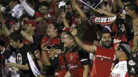 La afición de los Xolos llena el Estadio Caliente  en cada partido del club fronterizo que marcha en el liderato del Apertura 2012.