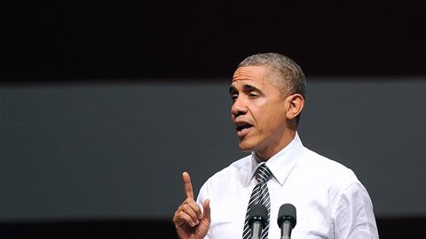 El Presidente Barack Obama se dirige a un grupo de asistentes a un evento de campaña el lunes 8 de octubre de 2012 en San Francisco.