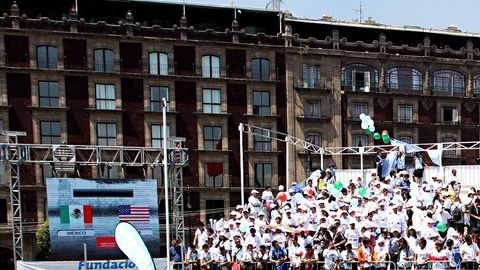 La selección femenil mexicana pelea por llegar a la final de la Homeless World Cup.