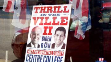 Por toda la localidad se pueden ver carteles con el lema “Thrill in the 'Ville II (Emoción en (Dan)'Ville II)”, que promocionan el evento de hoy entre Biden y Ryan.
