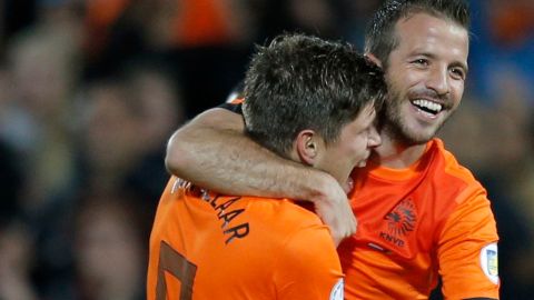 Rafael Van der Vaart lideró a Holanda en su triunfo ante Andorra, en la eliminatoria rumbo a Brasil 2014.