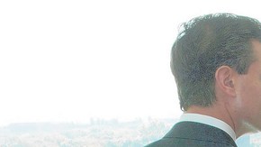 El presidente electo de México, Enrique Peña Nieto, fue recibido ayer por la canciller de Alemania, Angela Merkel (c).